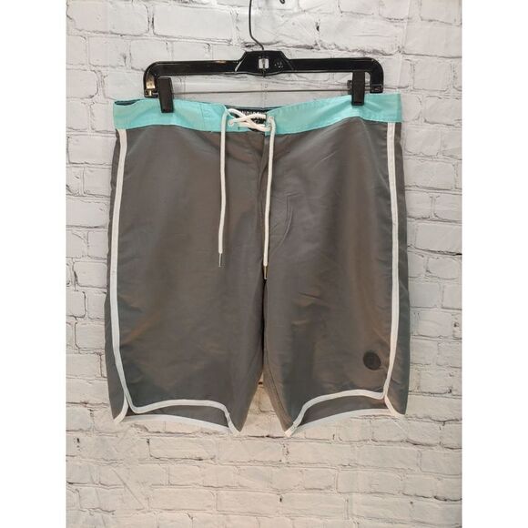 Indigenous Freedom Mens Size Medium Grey/White/Mint Swim Shorts. - Picture 1 of 5